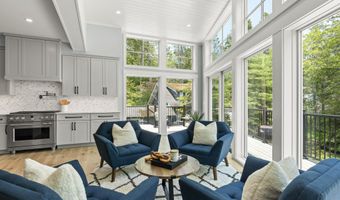 24 Amerescoggin Rd, Falmouth, ME 04105