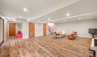 8065 NE 25th Ave, Altoona, IA 50009
