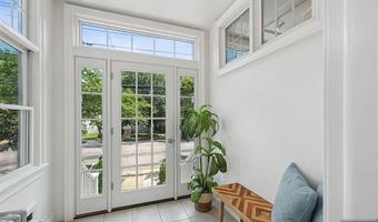 617 Avenue E, Bayonne, NJ 07002