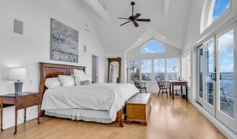 42 Bayside Dr, Atlantic Highlands, NJ 07716