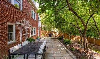 5706 9TH Rd N, Arlington, VA 22205