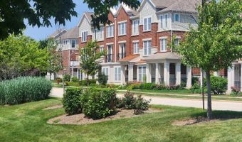 208 W HYDE St, Arlington Heights, IL 60005