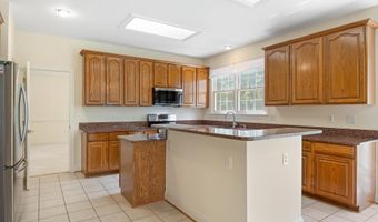 10604 MAPLECREST Ln, Potomac, MD 20854