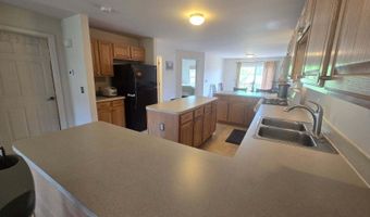 1141 Freesia Ct, Ann Arbor, MI 48105