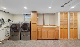 948 Norwood Ave, Anoka, MN 55303