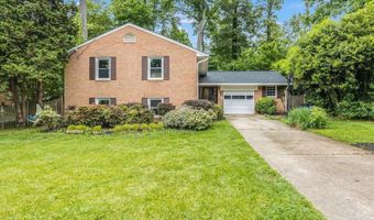8706 BRAEBURN Dr, Annandale, VA 22003