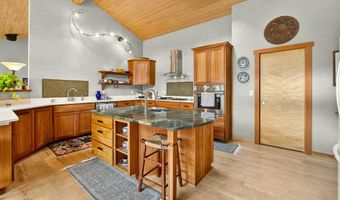 2026 Ashland Mine Rd, Ashland, OR 97520