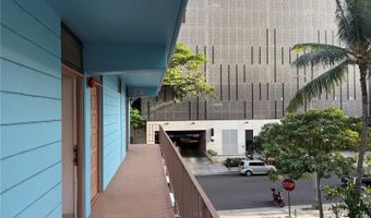 424 Walina St 35, Honolulu, HI 96815