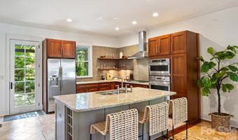 2900 N Myers St, Charlotte, NC 28205
