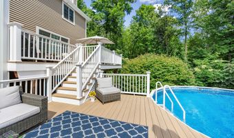 31 Nathan Hale Ct, Cheshire, CT 06410