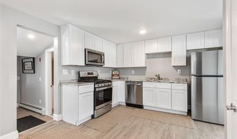 90 Huron St, Warwick, RI 02889