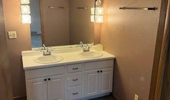 31 Angela St, Athens, OH 45701