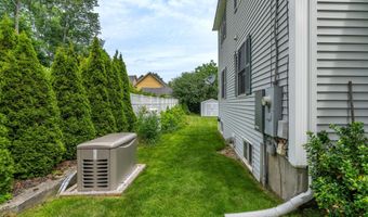 211 Oak St, Bath, ME 04530