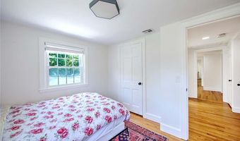 29 Melrose Ave, Barrington, RI 02806