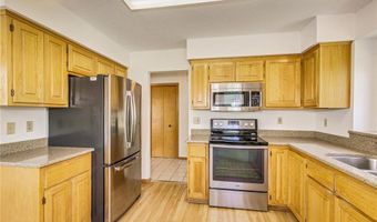 12818 Eastview Curv, Apple Valley, MN 55124