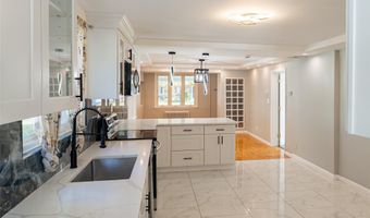 168 Oldfield Ave, Amityville, NY 11701