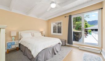 298 Moomuku Pl, Honolulu, HI 96821