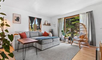 1317 DIVISION St, Algoma, WI 54201