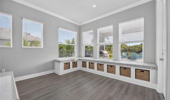 7322 PARADISO Dr, Apollo Beach, FL 33572