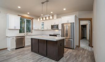 311 E Lakeland Dr, Allyn, WA 98524