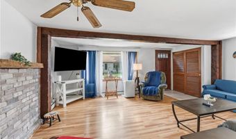 34 Platt St, Bristol, RI 02809