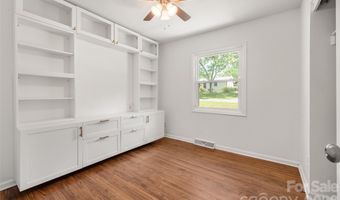4300 Dowling Dr, Charlotte, NC 28205