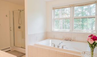 24 Surrey Ln, Falmouth, ME 04105
