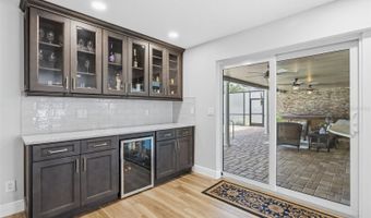 831 CHIPAWAY Dr, Apollo Beach, FL 33572