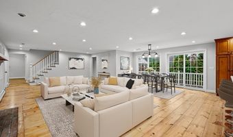 853 Oxford St S, Auburn, MA 01501