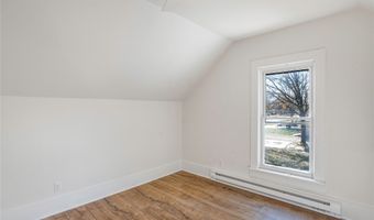 217 N 6th St, Adel, IA 50003