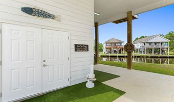 4039 Bonita St, Bay St. Louis, MS 39520