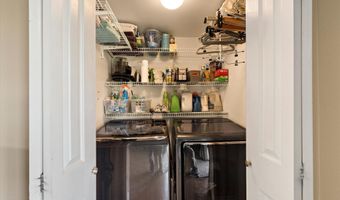 7821 Charlotte Cir, Anchorage, AK 99502