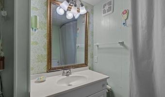524 E Fort Macon Rd, Atlantic Beach, NC 28512
