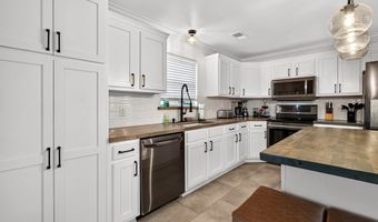 4044 Mindanao St, Bay St. Louis, MS 39520