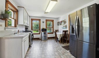 338 N Main St, Amherst, WI 54406