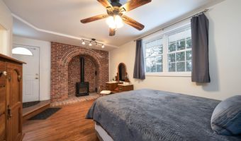 85 Cherry Hill Rd, Branford, CT 06405
