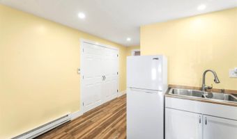 75 Marsh Rd, Belfast, ME 04915