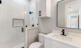 113 Pioneer Trl, Adkins, TX 78101