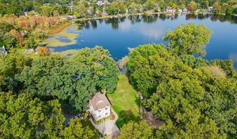 1225 GROVE POINT Dr, White Lake, MI 48386