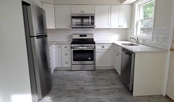 104 Yacht St, Bridgeport, CT 06605