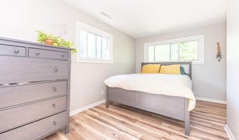 275 Highlake Ave, Ann Arbor, MI 48103