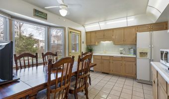 410 W Kirchhoff Rd, Arlington Heights, IL 60005