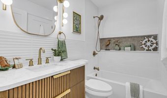 8 Mizzen Dr, Barnegat, NJ 08005