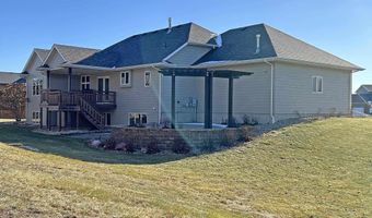 2225 E Byrum Cir, Brandon, SD 57005