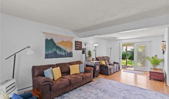 4 Clarke St, Warwick, RI 02886