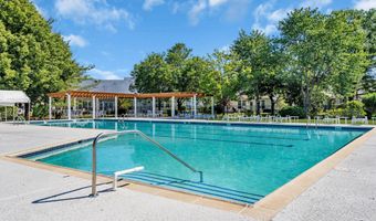 12 Wharfside Way, Bayville, NJ 08721