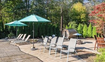 320 Stone Ridge Dr, East Greenwich, RI 02818