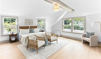 35 Coggeshall Ave, Newport, RI 02840