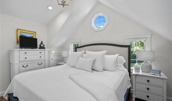 15 Harwood Rd, East Greenwich, RI 02818