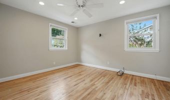 8121 BRIAR CREEK Dr, Annandale, VA 22003